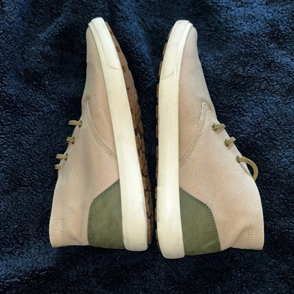 Timberland Green and Tan Chukka Boots with Rubber Soles